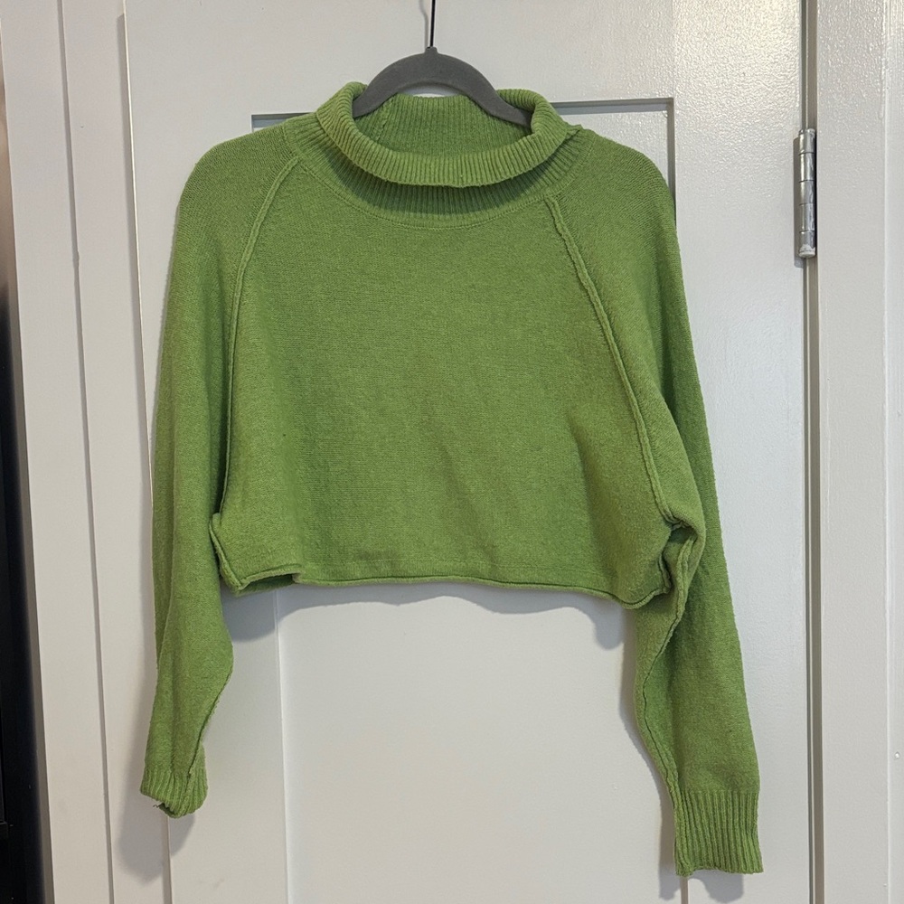 Urban Outfitters Green Women's Cropped Sweater